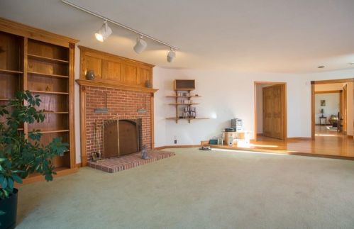 61 Vly Rd, Amherst MA  01002-9717 exterior