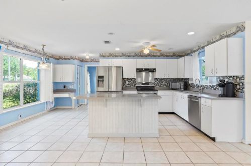 1845 Mango Tree Dr, Edgewater FL 32141-3925 exterior