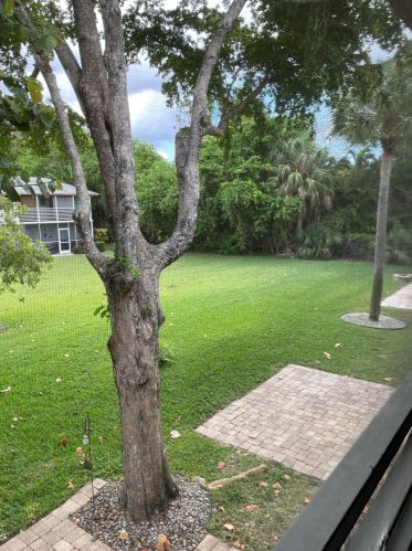 61 Hastings D, West Palm Beach FL  33417-1205 exterior