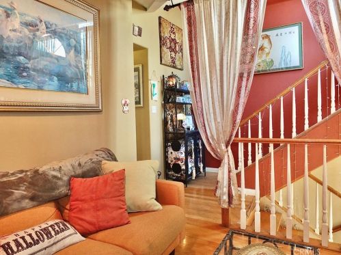 227 Glendora Ave, Long Beach CA  90803-3504 exterior