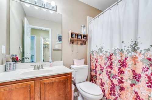 4076 Kyndra Cir, Richardson TX  75082-2762 exterior