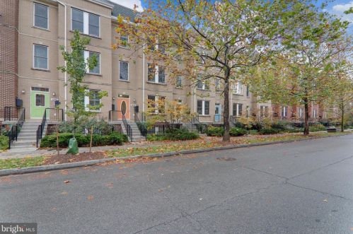 1352 Monroe St, Washington, DC 20017-2509