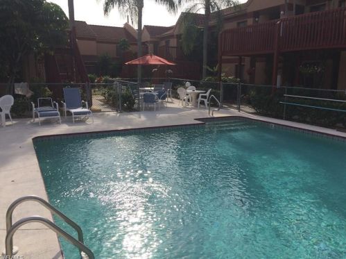 400 Valley Stream Dr, Naples, FL 34113-4144