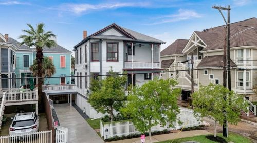 313 14, Galveston TX 77550-8226 exterior