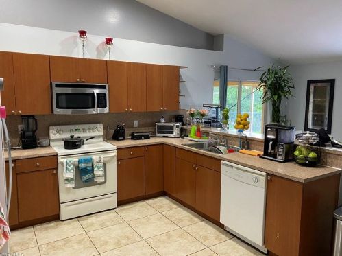 2812 36th St, Lehigh Acres, FL 33976-4507