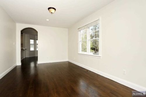 60 Madison Ave, Dumont NJ 07628-2317 exterior