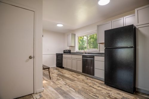 856 Buhl Farm Dr, Hermitage PA  16148-1556 exterior