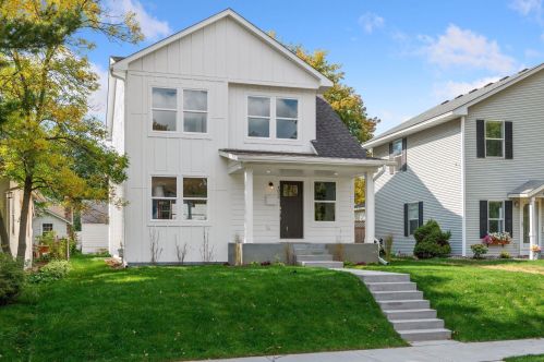 573 Eustis St, Saint Paul, MN 55104-4922