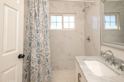 16434 Yucca Ave, Victorville CA  92395-3533 exterior