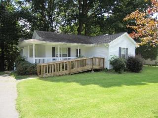 325 Forest Creek Dr, Seneca SC  29678-5224 exterior
