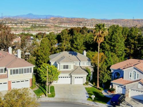 27415 Whitefield Pl, Santa Clarita, CA 91354-1802