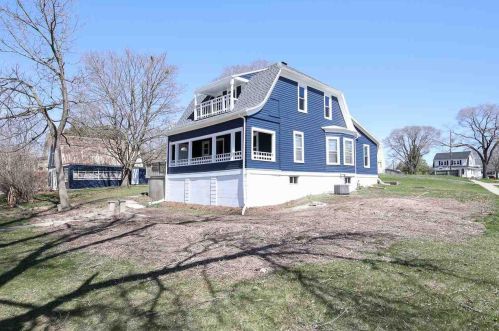 527 Elizabeth St, Mishicot WI  54228-6008 exterior