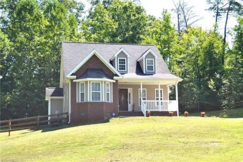 5806 Secretariat Dr, Gibsonville, NC 27249-8603