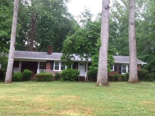1901 Lennie Dr, Greensboro, NC 27406-8538