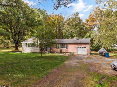 26 Oakland Dr, White House Station, NJ 08889-3660