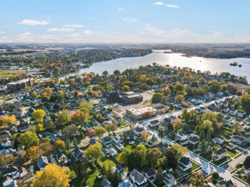 410 Beaver St, Beaver Dam WI  53916-1622 exterior