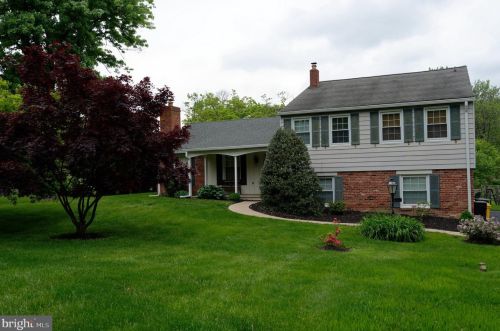 1727 Sherwood Cir, Ithan, PA 19085-1909