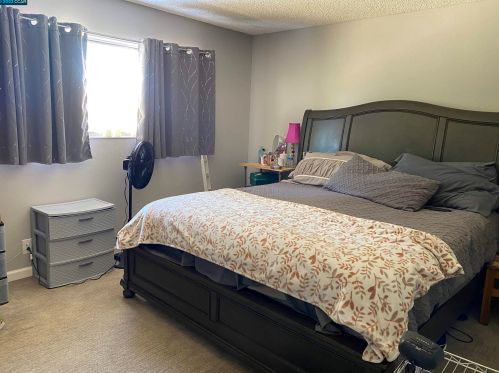 42 Meadowbrook Ave, West Pittsburg CA  94565-5552 exterior
