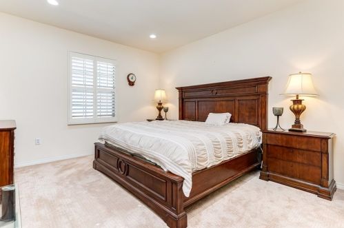 98 Talisman, Irvine CA  92620-3843 exterior