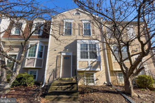 2474 Ridgehampton Ct, Herndon, VA 20191-2827