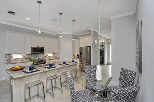 863 104th Ave, Naples FL  34108-3232 exterior