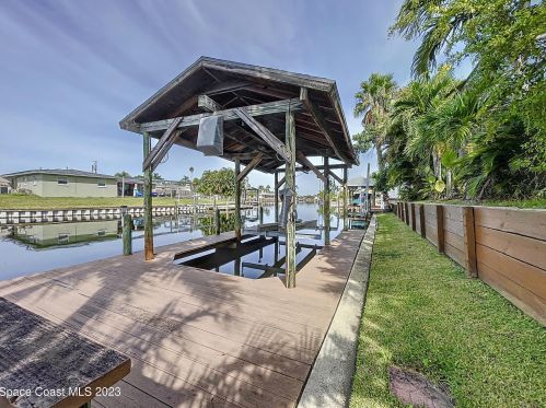 1575 Sykes Creek Dr, Merritt Island FL  32953-3174 exterior