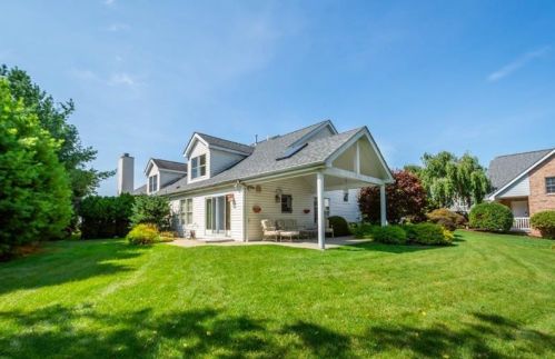 608 Gander Cir, Bridgeville PA  15017-3428 exterior