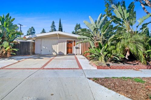 3215 Roxanne Ave, Long Beach, CA 90808-4324