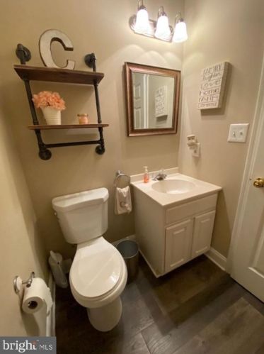 55 Kings Ct, Swedesboro NJ  08085-5033 exterior