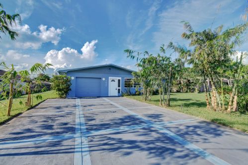 1437 Griffin Ter, Fort Pierce, FL 34952-5413