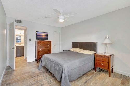 691 Burgundy O, Delray Beach FL  33484-4914 exterior