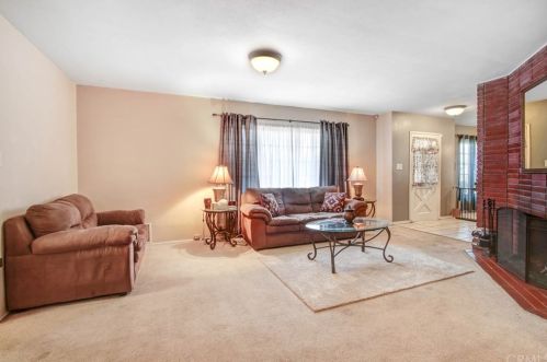 1045 Oakdale Ave, Rialto, CA 92376-4409