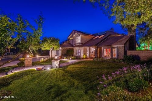 116 Valley Gate Rd, Simi Valley, CA 93065-5365