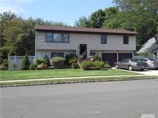 52 Cullen Ave, Islip Manor, NY 11751-2327