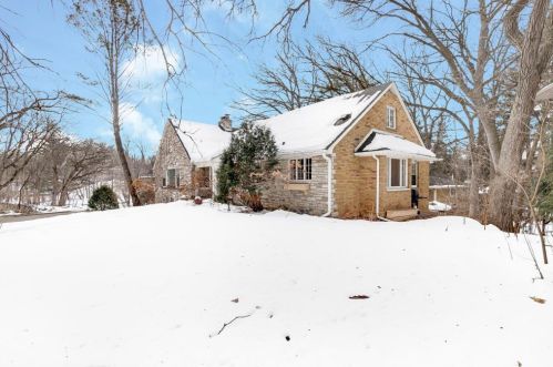 45 Forestdale Rd, Minneapolis MN 55410-2547 exterior