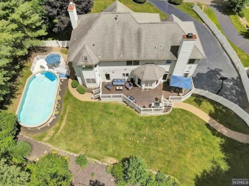 58 Finch Rd, Skyline Lakes NJ  07456-2423 exterior