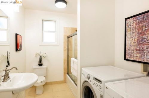 1790 Goss St, Oakland CA 94607-1165 exterior