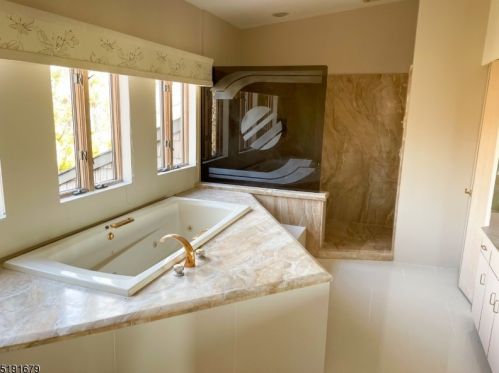 142 Magee Rd, Skyline Lakes NJ  07456-1123 exterior