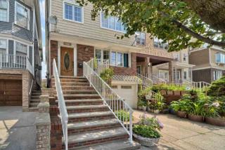 77 17th St, Bayonne, NJ 07002-4423
