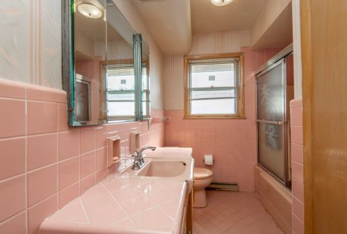 4124 89, Milwaukee WI 53228-2210 exterior