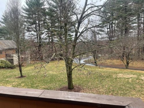 6 Biltmore Park, Bloomfield CT  06002-2141 exterior