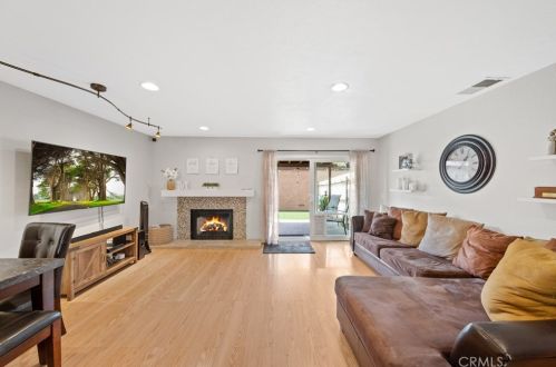 71 Center St, Redlands CA  92373-8174 exterior
