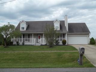 1930 Lakewood Dr, Glendale, KY 42701-5525