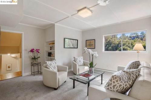 5647 Cabot Dr, Oakland CA  94611-2247 exterior