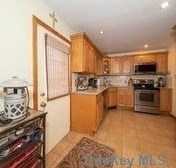 42 Broadway, Babylon NY  11704-5408 exterior
