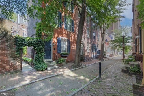 320 Iseminger St, Philadelphia PA  19107-5904 exterior