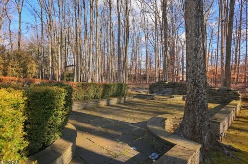 2080 Arrowwood Dr, Scotch Plains NJ 07076-4730 exterior