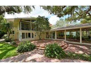 1409 Lake Shore Dr, Sarasota, FL 34231-3438