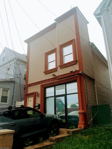 373 Westfield Ave, Roselle Park, NJ 07204-2320