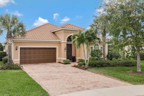 9167 Flint Ct, Naples, FL 34120-5226